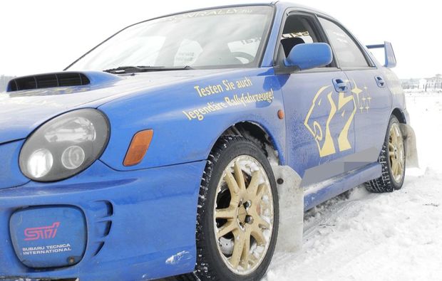 Rallye fahren (Subaru Impreza STI - 5 Rdn) in der Nähe von Sopron