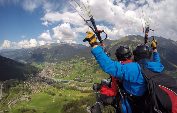 Gleitschirm Tandemflug Davos Graubünden...