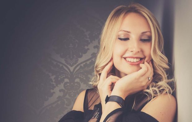 Professionelles Fotoshooting Wien Zentrum - in Ca. 1 Stunde (reine Shootingzeit: 45 Minuten) Professionelles Fotoshooting Wien Zentrum - in Ca. 1 Stunde (reine Shootingzeit: 45 Minuten)