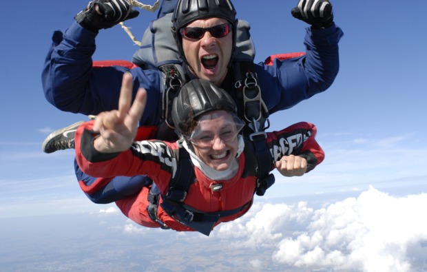 Fallschirm Tandemsprung Tannheim Baden-W... Fallschirm Tandemsprung Tannheim Baden-W...