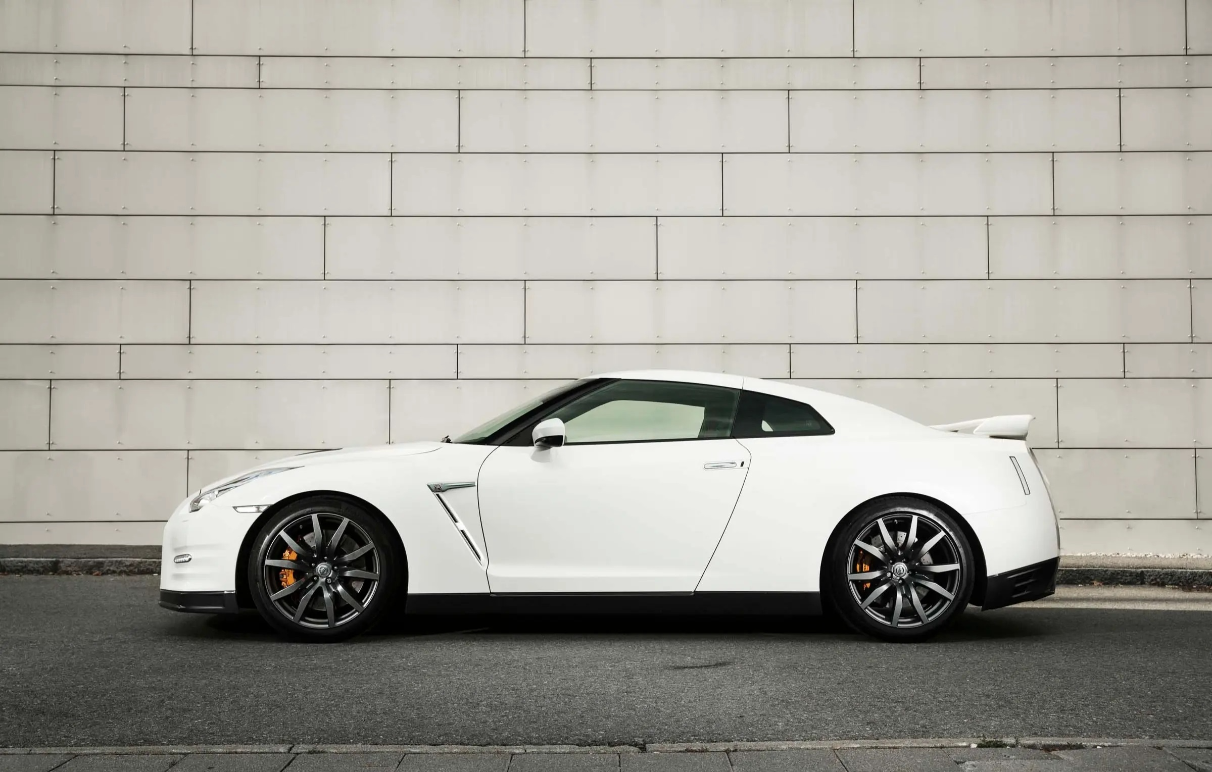 Sportwagen Nissan GT-R Black fahren Au (3 Std.)