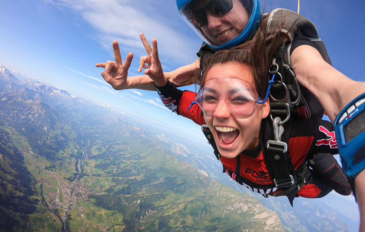 Flugzeug Fallschirmsprung Interlaken-Rei...