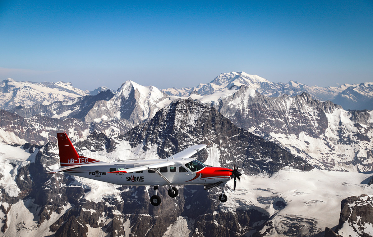 Flugzeug Fallschirmsprung Interlaken-Rei...