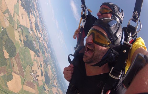 Fallschirm-Tandemsprung Arnbruck Bayern ...