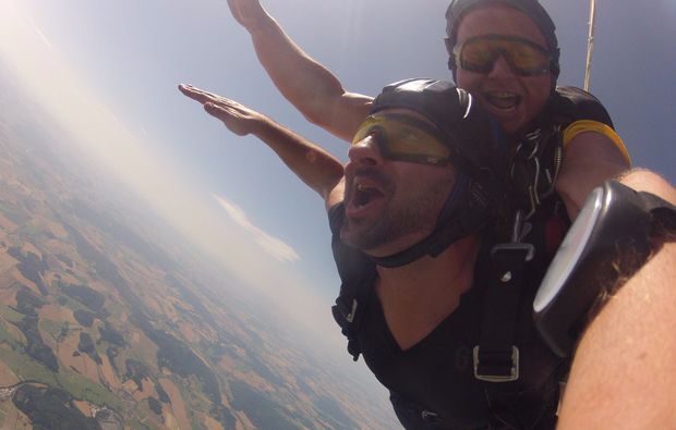Fallschirm-Tandemsprung Arnbruck Bayern ...