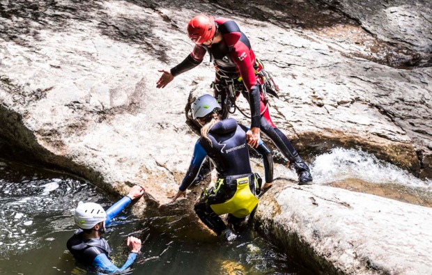 Canyoning Basis Tour Sonthofen - Canyoning-Abenteuer im Allgäu: Dein Sprung ins Glück! Canyoning Basis Tour Sonthofen - Canyoning-Abenteuer im Allgäu: Dein Sprung ins Glück!