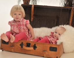 Familien Fotoshooting Wiener Neustadt - in Ca. 2 Stunden Familien Fotoshooting Wiener Neustadt - in Ca. 2 Stunden