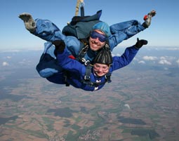 Fallschirm Tandemsprung Neustadt a. d. A... Fallschirm Tandemsprung Neustadt a. d. A...