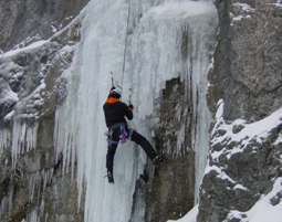 Eisklettern und Eiskletterkurs für Einsteiger Mandarfen