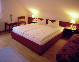 2 Tage (1 Übernachtung) 2 Zauberhafte Unterkünfte Schloßböckelheim für 2 (1 Nacht)