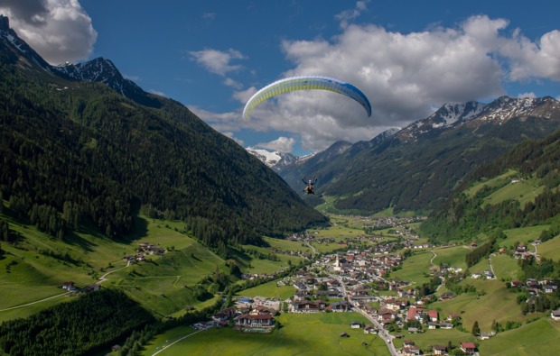Gleitschirm-Tandemflug Neustift im Stuba...