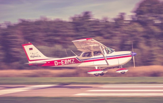 Flugzeug Rundflug Schmidgaden (45 Min.) ... Flugzeug Rundflug Schmidgaden (45 Min.) ...