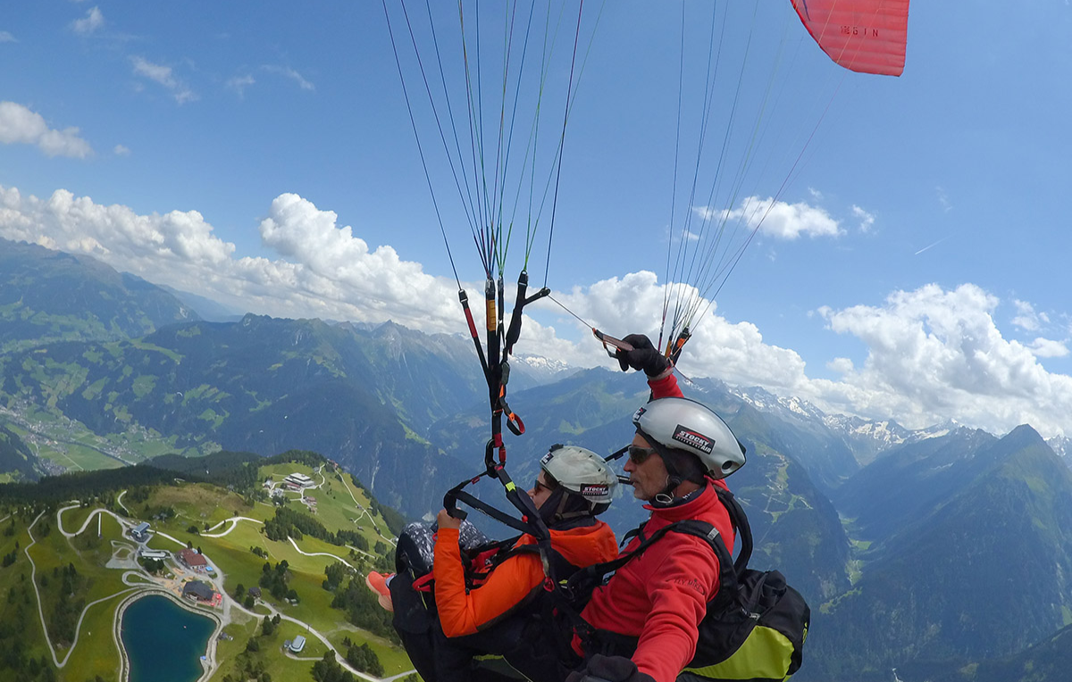 Gleitschirm Thermikflug Fügen Tirol ...