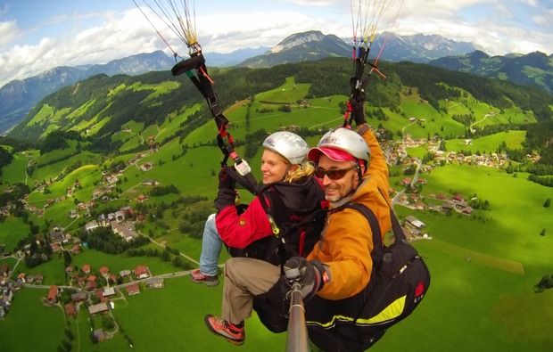 Gleitschirm Thermikflug Fügen Tirol ...