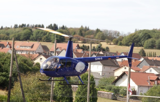 Hubschrauber selber fliegen Bindlach (30 Min.) - Selbst ans Steuer im Himmel