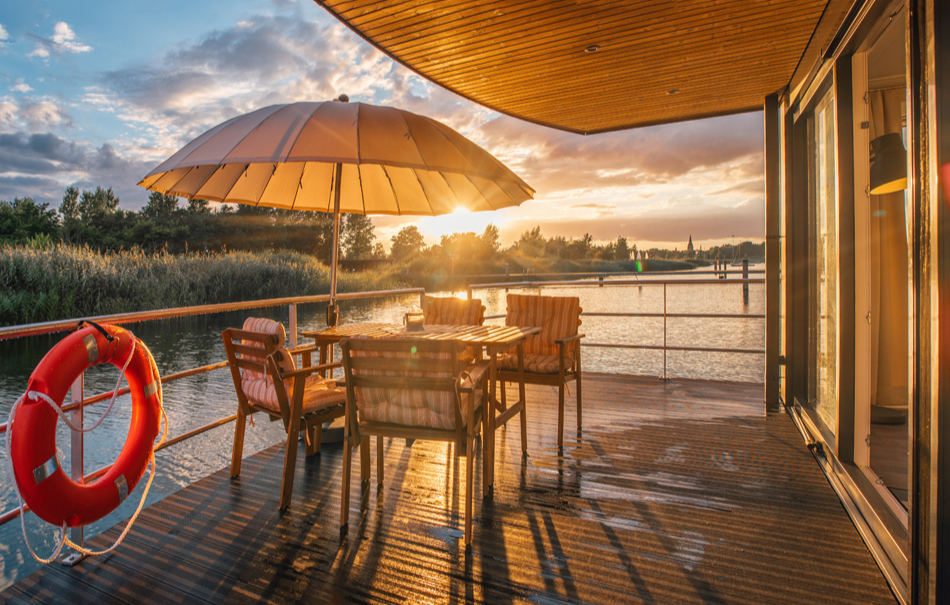 3 Tage (2 Übernachtungen) 3 Kurzurlaub Floatinghouse Ribnitz- Damgarten für 4 (2 Nächte)