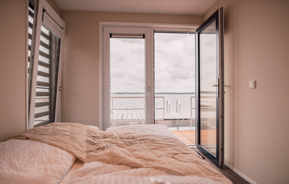 3 Tage (2 Übernachtungen) 3 Kurzurlaub Floatinghouse Ribnitz- Damgarten für 4 (2 Nächte)