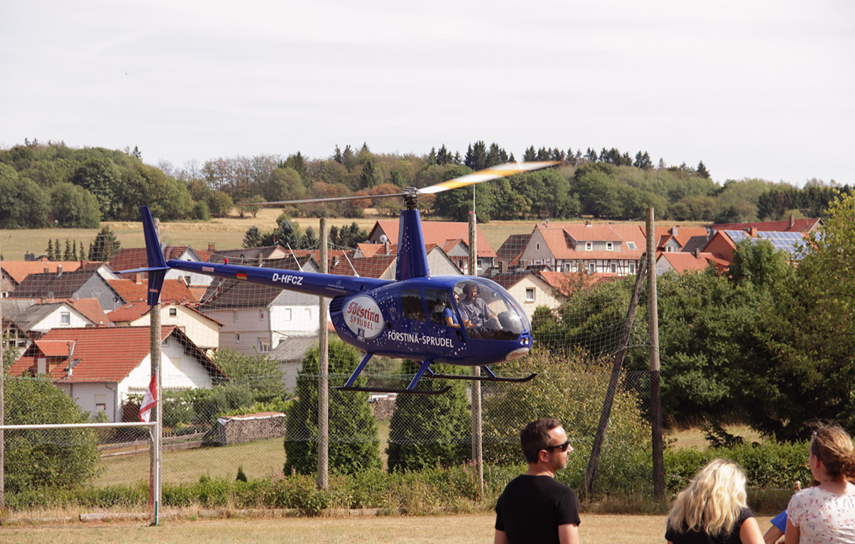 Hubschrauber Rundflug Suhl (30 Min.) ThÃ... Hubschrauber Rundflug Suhl (30 Min.) ThÃ...