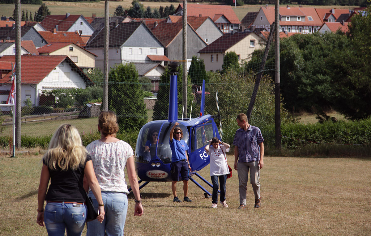Hubschrauber Rundflug Suhl (30 Min.) ThÃ... Hubschrauber Rundflug Suhl (30 Min.) ThÃ...