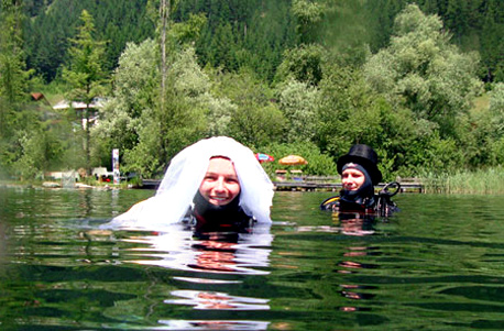 Hochzeit unter Wasser am Weißensee 