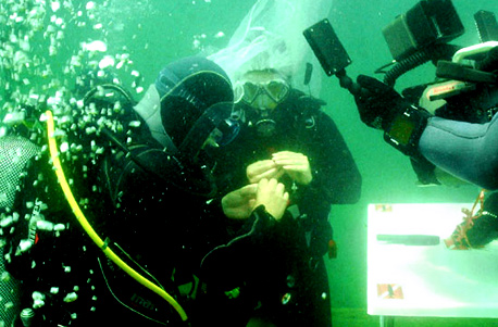 Hochzeit unter Wasser am Weißensee 