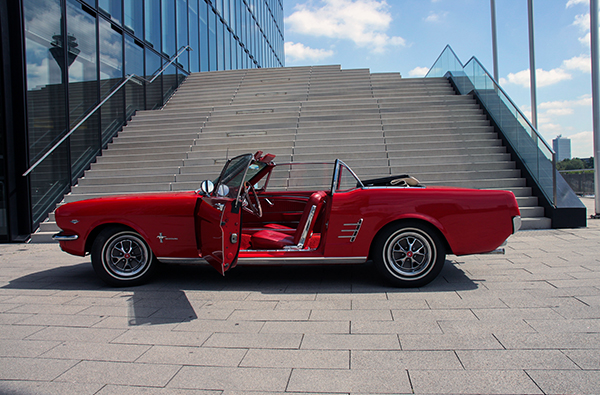 Ford Mustang mieten Düsseldorf...