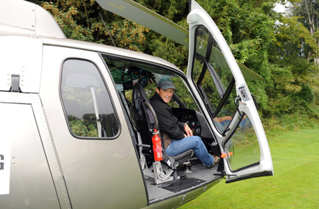 Heli-Flug mit Schauspieler Michael Roll für bis zu 4 Personen - Michael Roll hat für Sie einen Logenplatz am Himmel reserviert. in Neuenstein,Obersc und weitere Orte! Heli-Flug mit Schauspieler Michael Roll für bis zu 4 Personen - Michael Roll hat für Sie einen Logenplatz am Himmel reserviert. in Neuenstein,Obersc und weitere Orte!
