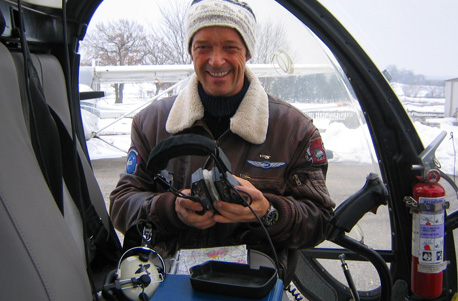 Heli-Flug mit Schauspieler Michael Roll für bis zu 4 Personen – Michael Roll hat für Sie einen Logenplatz am Himmel reserviert. in Neuenstein,Obersc und weitere Orte!