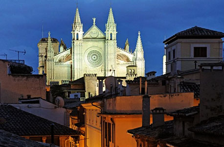 Stadtführung durch Palma de Mallorca bei Nacht für 2