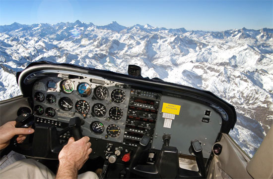 Privat-Rundflug zum Matterhorn für 2 in... Privat-Rundflug zum Matterhorn für 2 in...