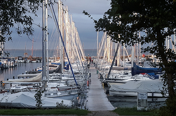 3 Tage Segelreise in Fehmarn (2 Nächte) 3 Tage Segelreise in Fehmarn (2 Nächte)