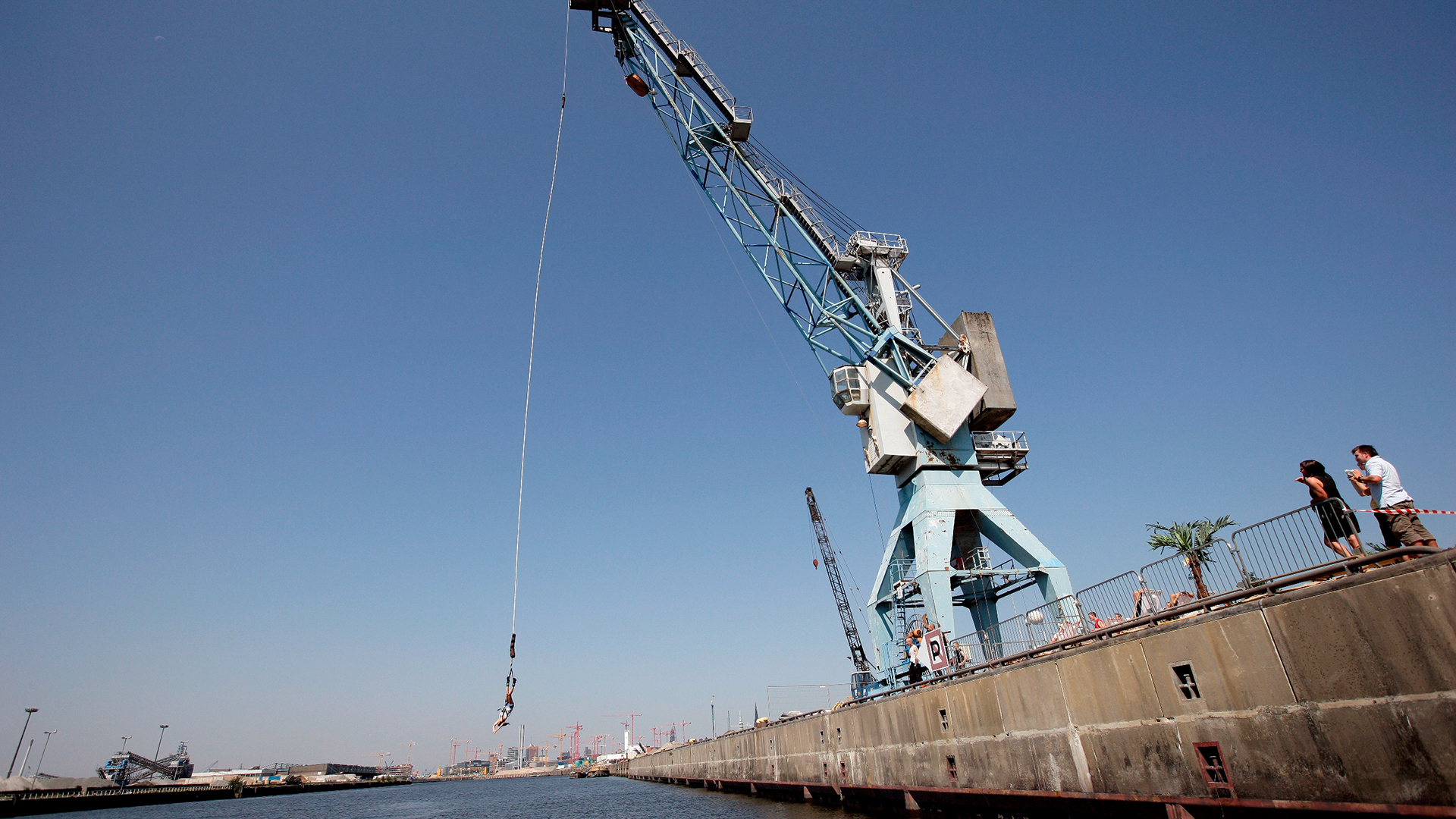 Bungee Jumping Hafenkran Hamburg