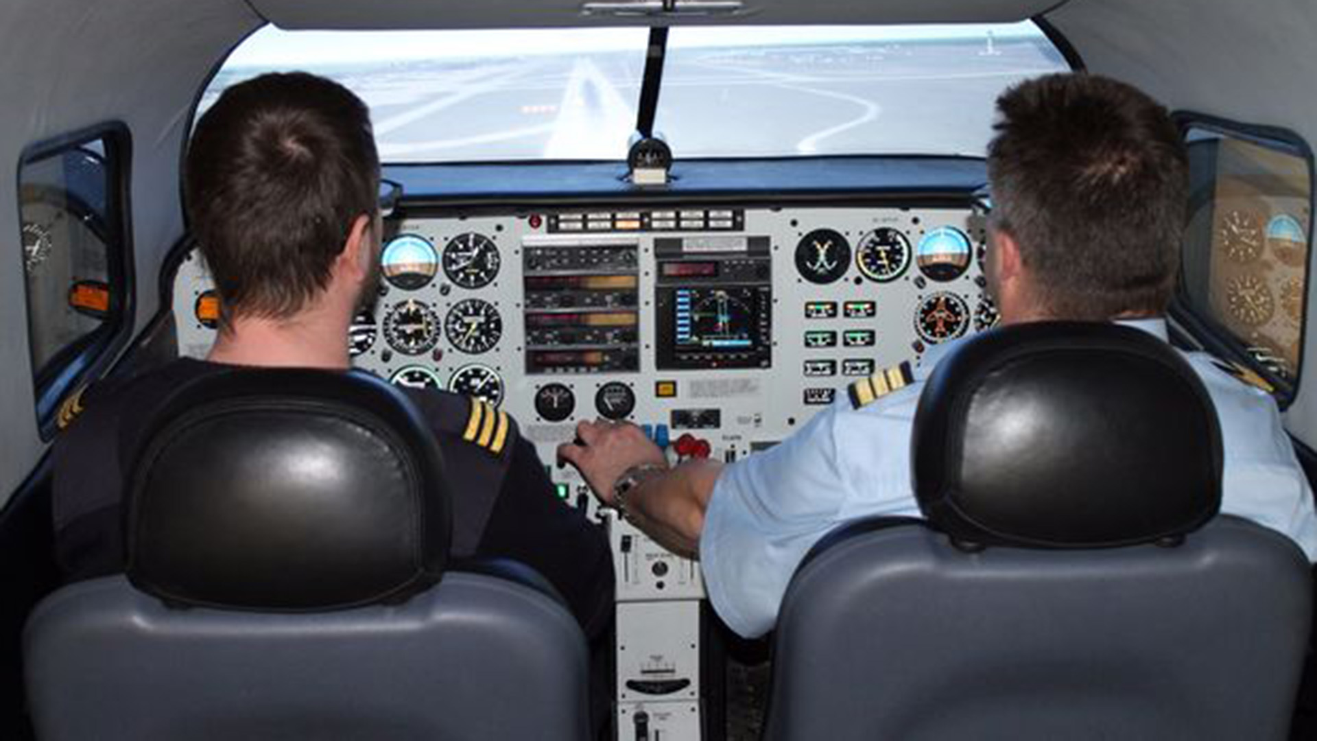 Full Flight Simulator Piper PA 34 Markranstädt (60 Min.)