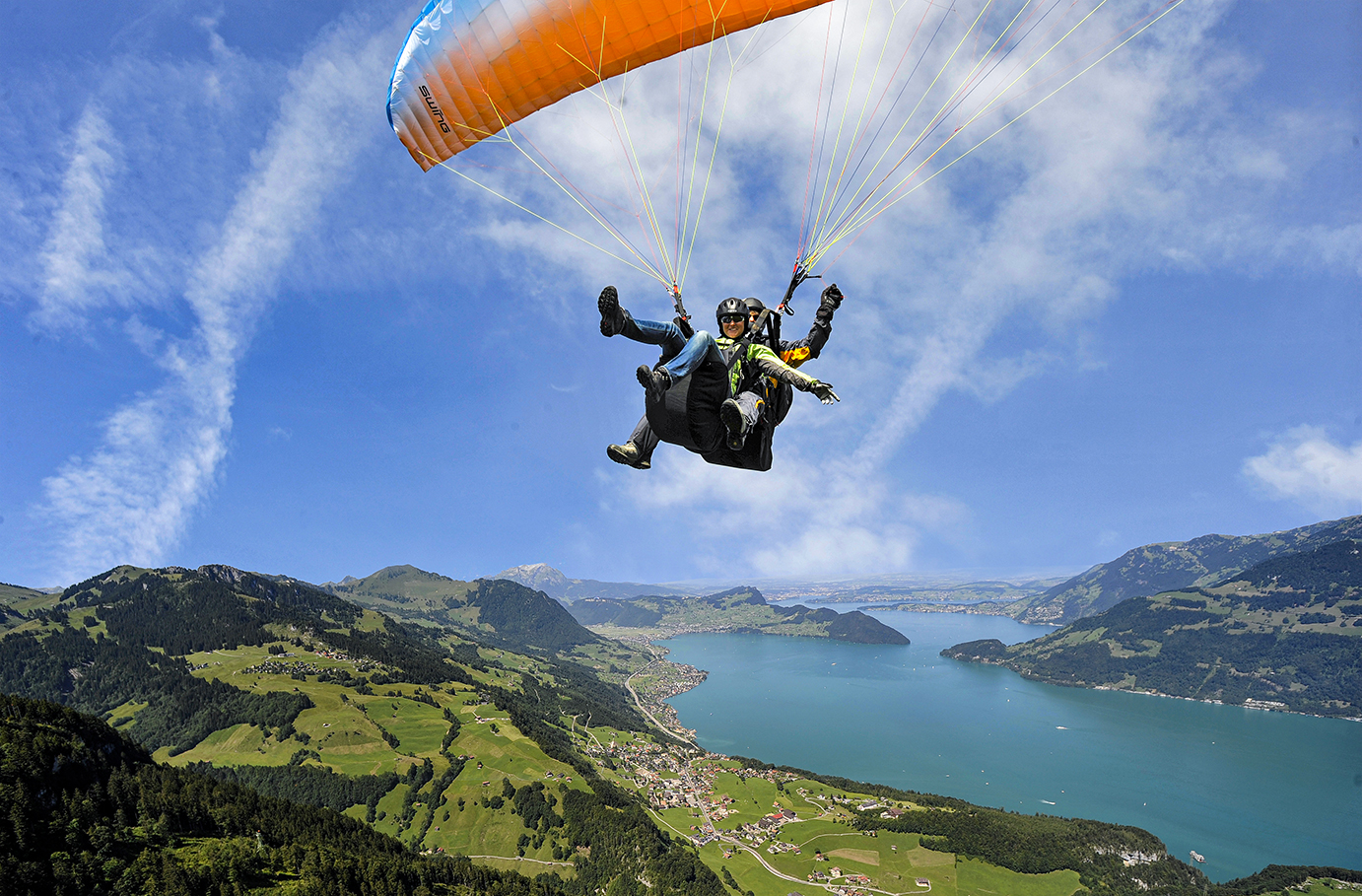 Paar Gleitschirmflug Emmetten