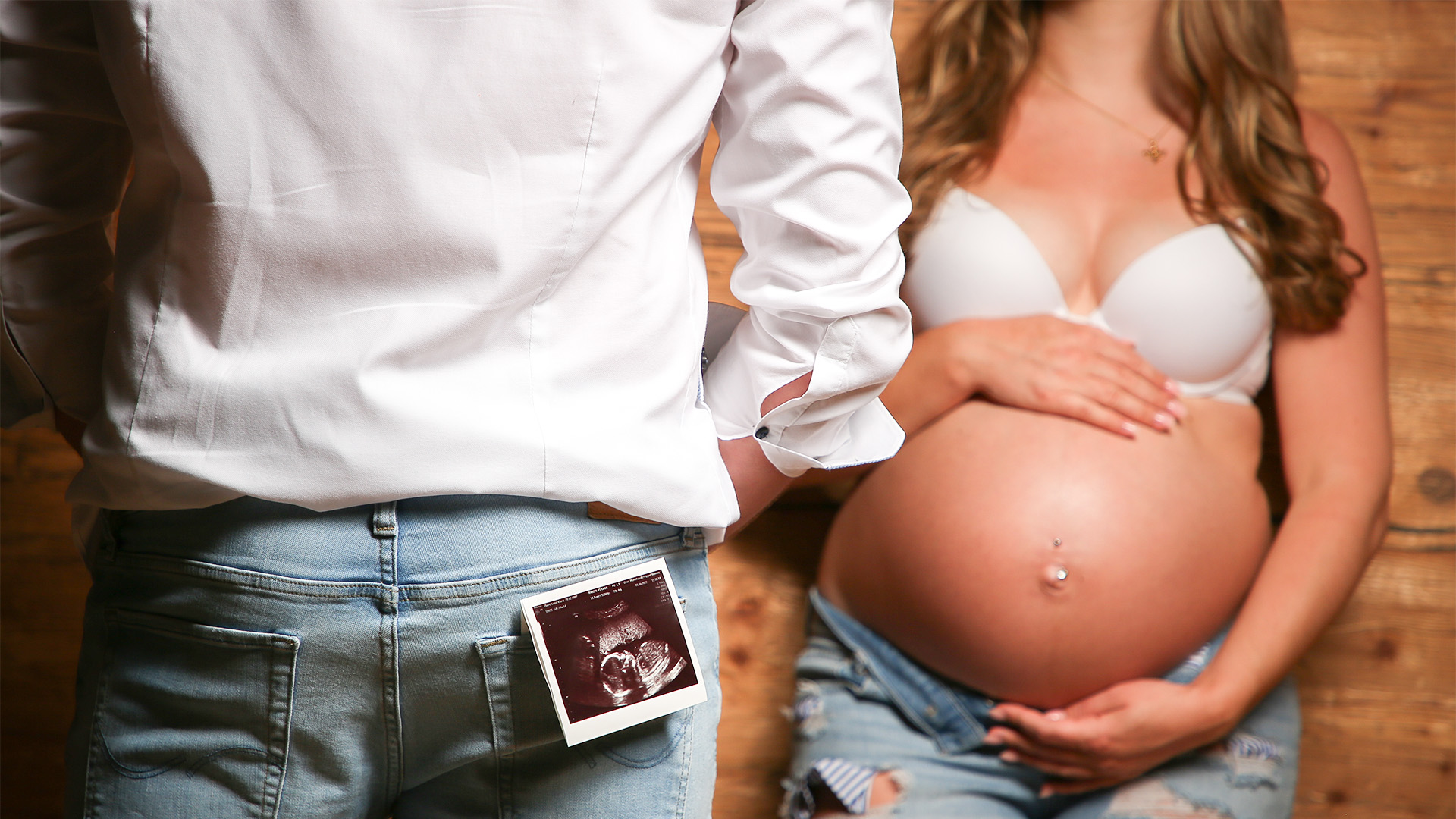 Babybauch Fotoshooting in Neuss,Oberhausen,Mannheim,Köln (Ehrenstraße),Bielefeld,Duisburg,Essen (Limbecker Platz),Bochum (Innenstadt),Düsseldorf (Bilk Arc