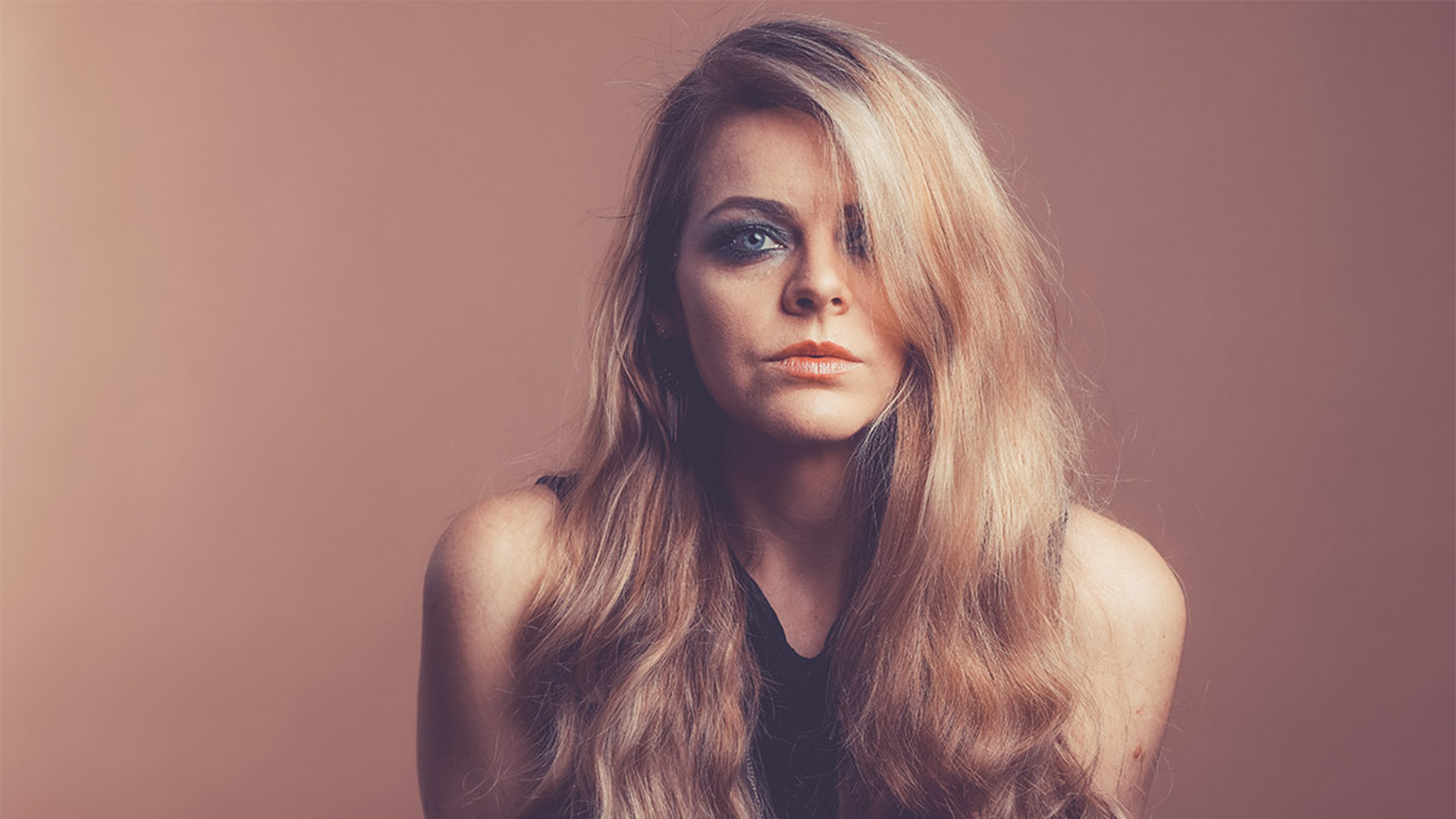 Professionelles Fotoshooting –  in Mitzubringen: Outfits, individuelle Accessoires