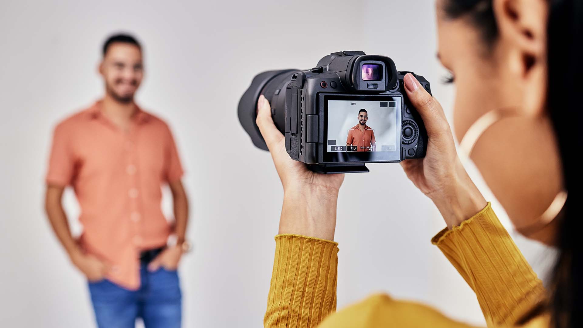 Fotoshooting Oldenburg –  in Mitzubringen: 3 verschiedene Outfits, ggf. eigene Requisiten