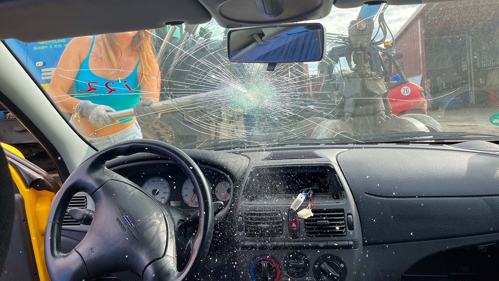 Auto zertrümmern Nürnberg in Neunkirchen a. Brand