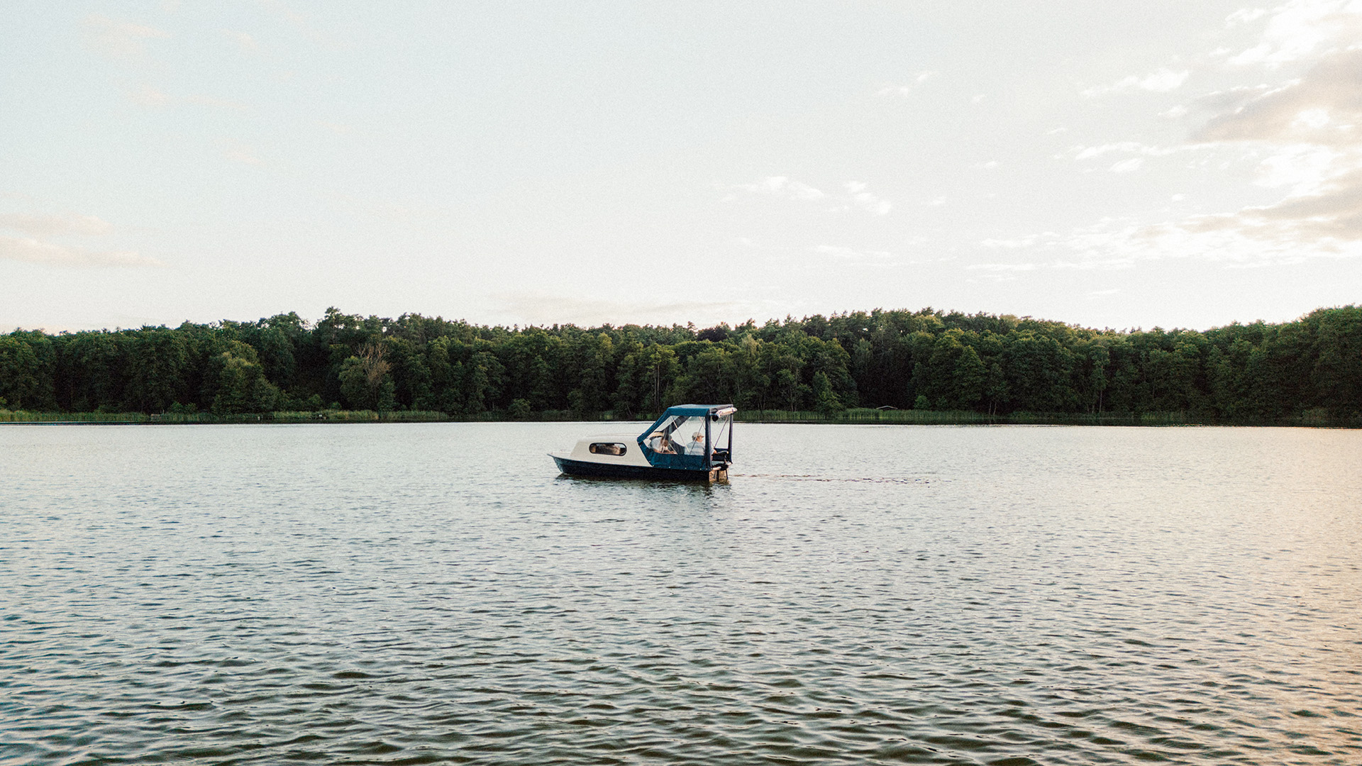 2 Tag(e) Übernachten im Campingboot Entenkoje Buckow für 2 (1 Nacht) Brandenburg ✓