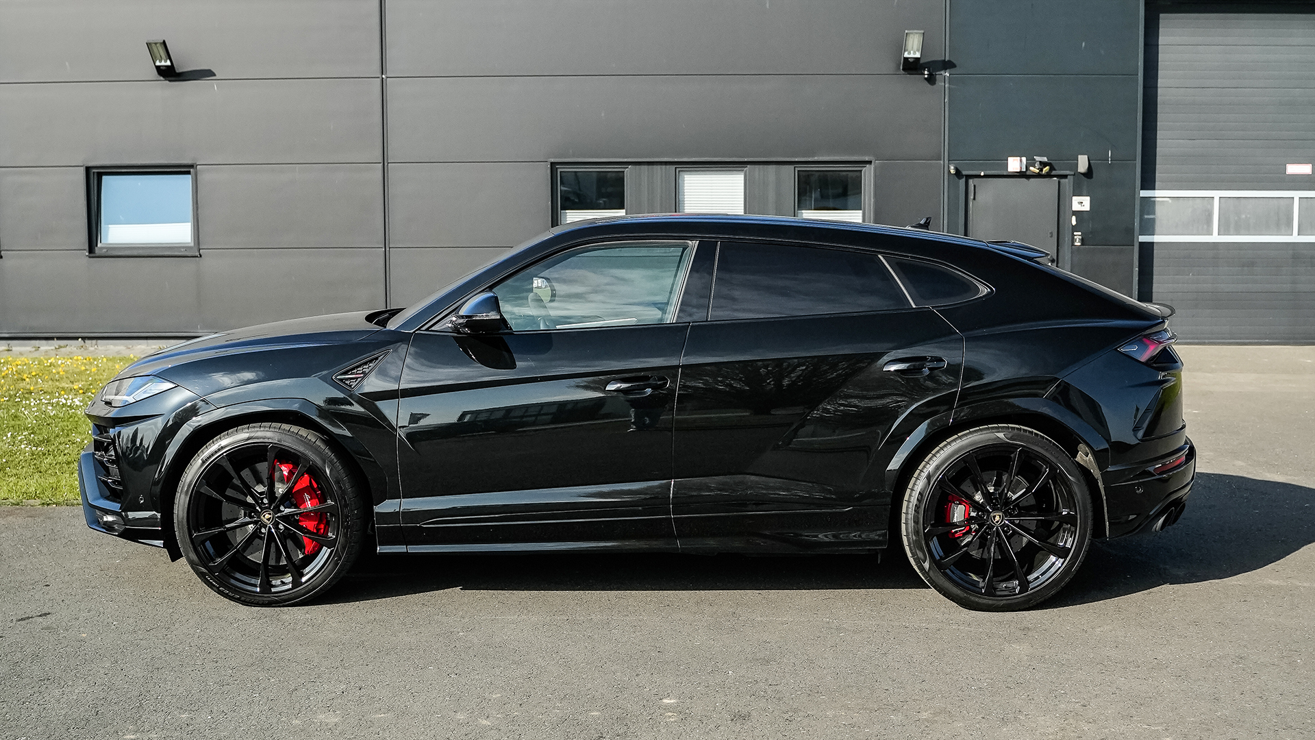 Lamborghini Urus mieten (12 Std.) – Lamborghini-Experience: Luxus trifft PS-Gewalt in Lippstadt