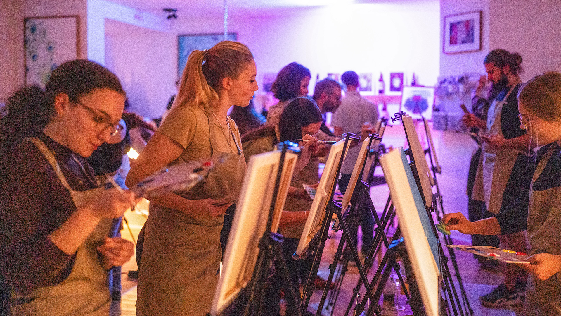 Techno and Paint Frankfurt – Techno trifft Pinselstrich: Frankfurts bunteste Partynacht!