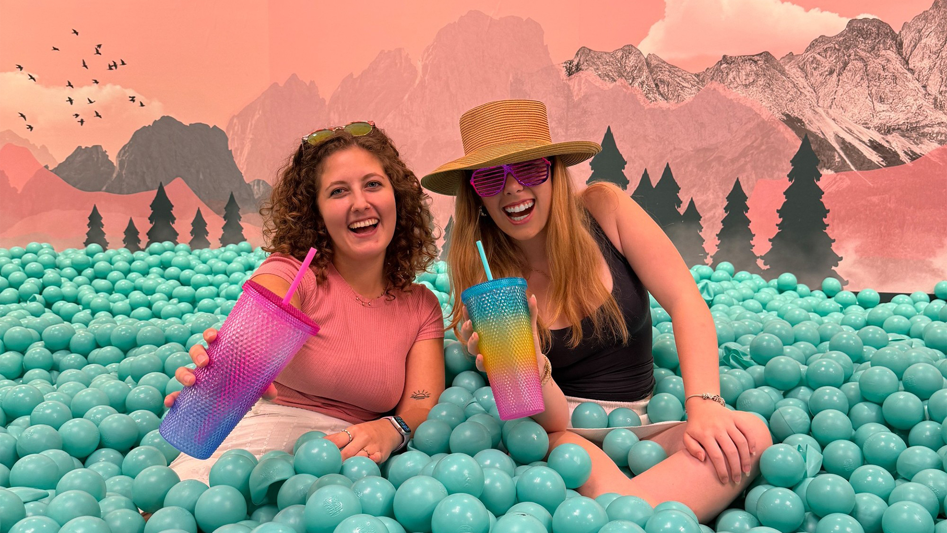 Magic Bavaria München (für 2 Personen) – Magische Illusionen, wo die Welt Kopf steht! Magic Bavaria München (für 2 Personen) – Magische Illusionen, wo die Welt Kopf steht!