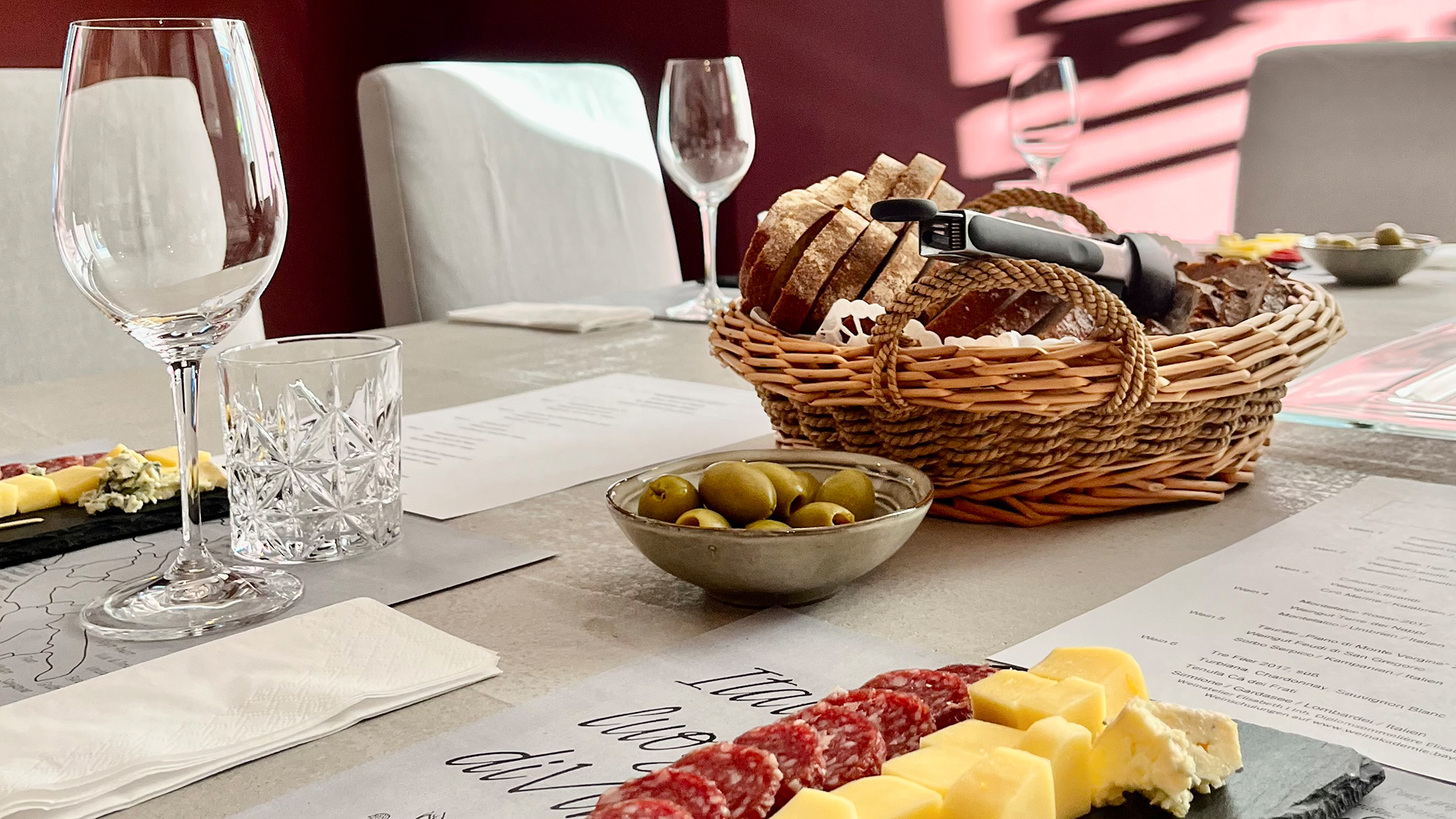 Wein & Käse Abend München – Wein trifft Käse: Genussreise für die Sinne