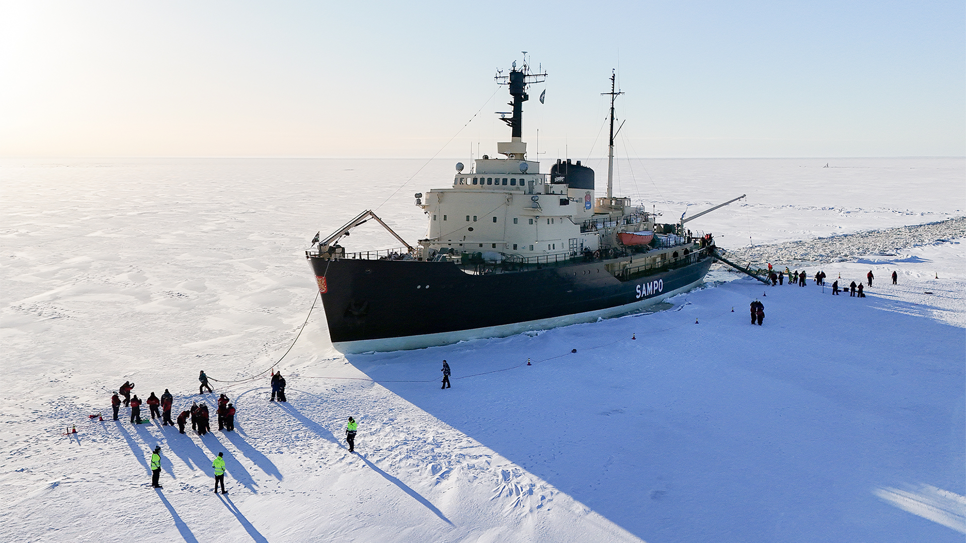 Eisbrecherabenteuer am bottnischen Meerbusen fĂĽr 2 (3 Nächte) – Eisbrecher Abenteuer in Haparanda mit Huskysafari Eisbrecherabenteuer am bottnischen Meerbusen fĂĽr 2 (3 Nächte) – Eisbrecher Abenteuer in Haparanda mit Huskysafari