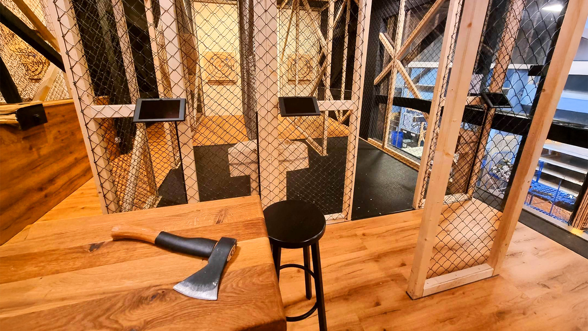 Axtwerfen Hamburg (1 Std.) – Axtwerfen in Hamburg: Action, Spaß, Adrenalin! Axtwerfen Hamburg (1 Std.) – Axtwerfen in Hamburg: Action, Spaß, Adrenalin!