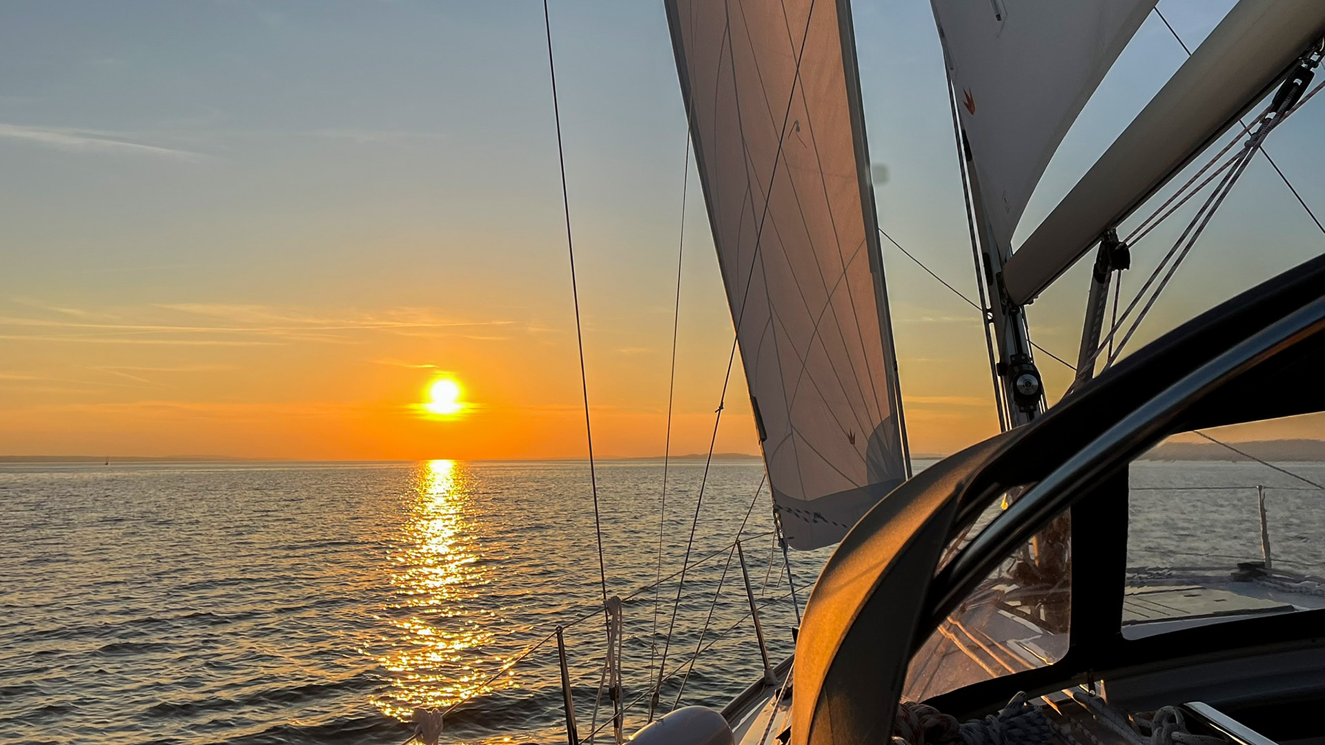 Sunset Sailing für 2 Bodensee – Jetzt erleben! in Kressbronn am Bodensee Sunset Sailing für 2 Bodensee – Jetzt erleben! in Kressbronn am Bodensee