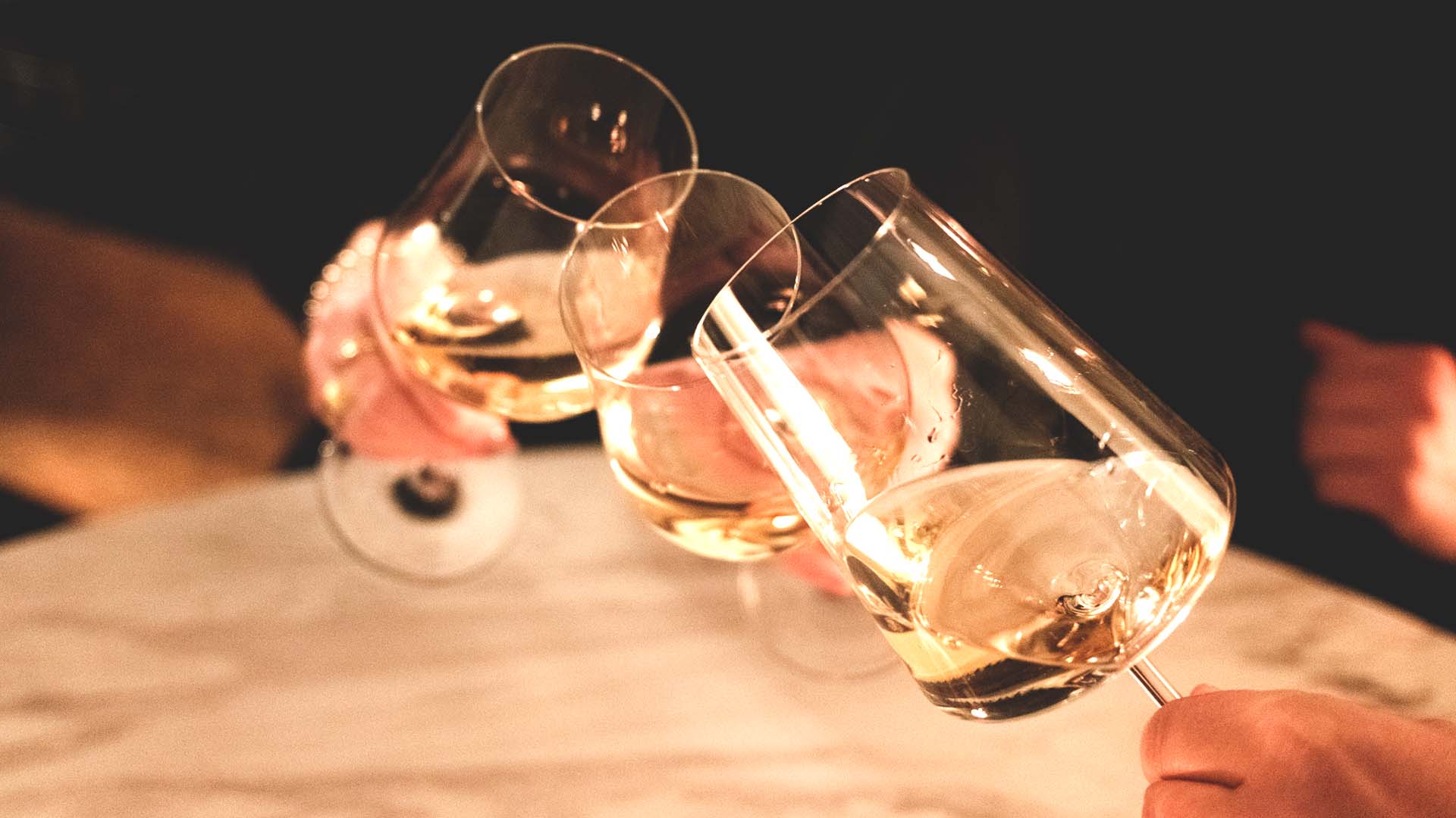 Weinhopping Frankfurt am Main – Weinhopping Frankfurt: Genuss, Geschichten, großartige Gläser