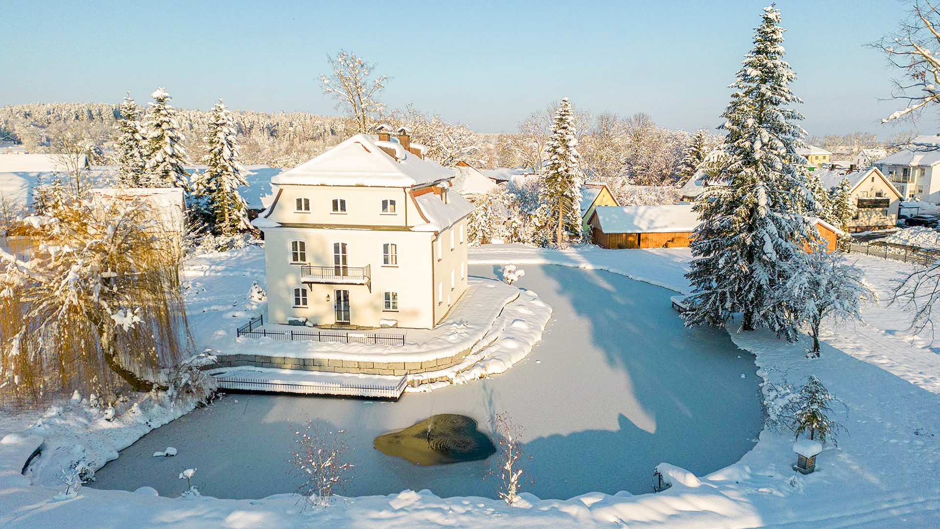 Außergewöhnlich Übernachten im Schloss Rottenburg für 8 (2 Nächte) – Schlosszauber trifft Luxus: Wohnen wie einst Könige in Rottenburg a.d.Laaber