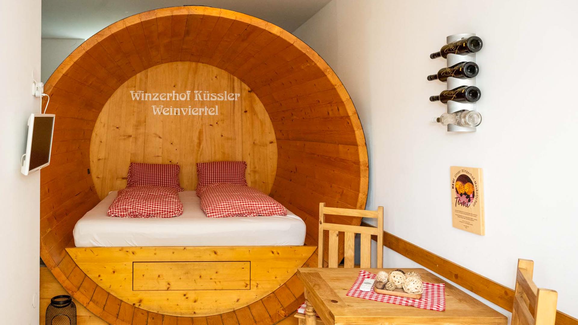 Single Urlaub in der Weinfass Suite (1 Nacht) Single Urlaub in der Weinfass Suite (1 Nacht)