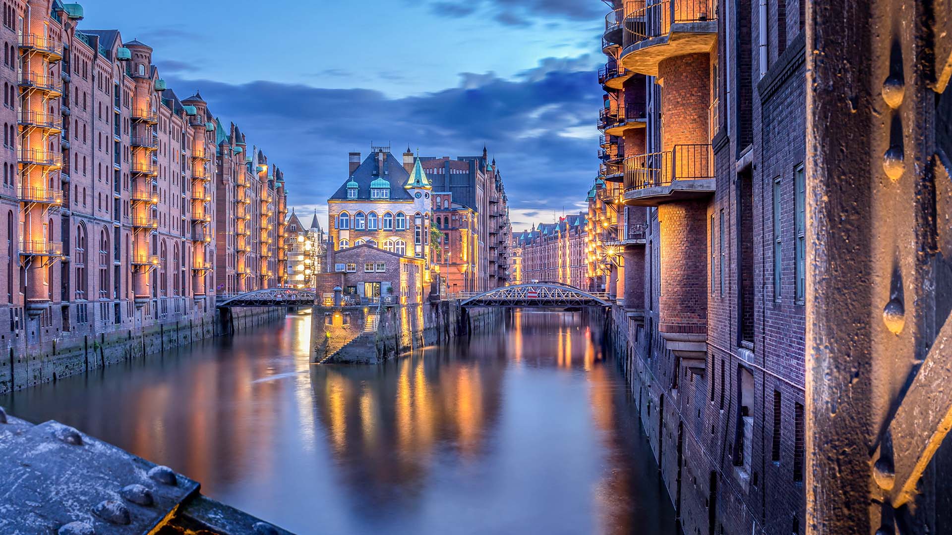 Städtetrip Hamburg mit abendlicher Hafenrundfahrt für 2